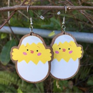 2 Sets Earrings Easter wood vintage